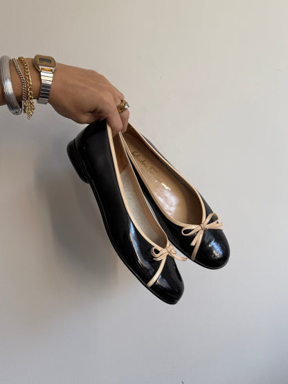 Ferragamo Black and Tan Flats 6.5