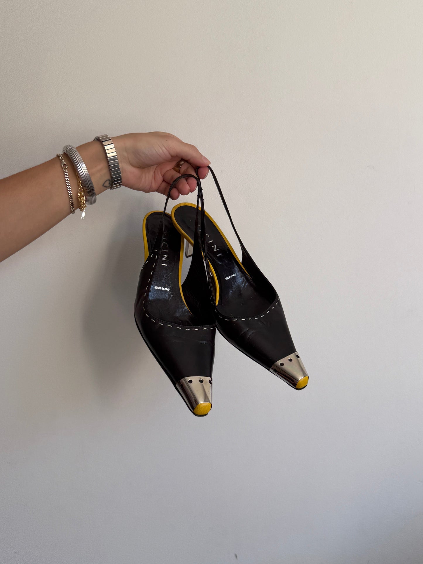 Vicini Metal Toe Kitten Heels IT 38.5