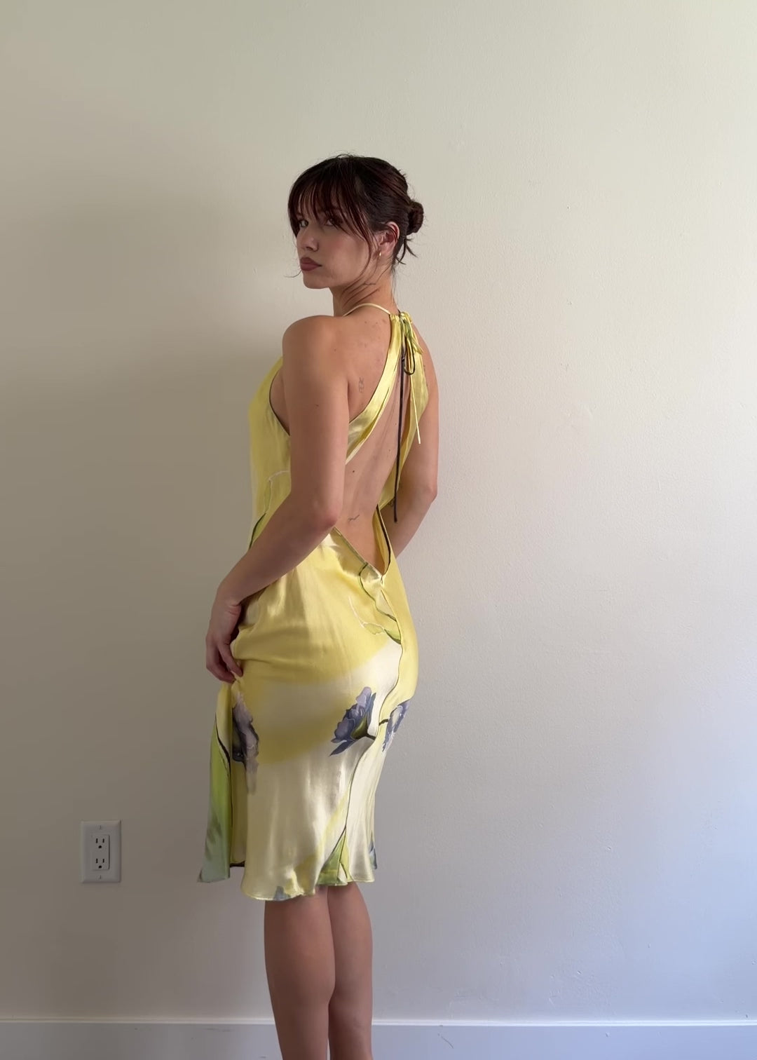 video of yellow dress