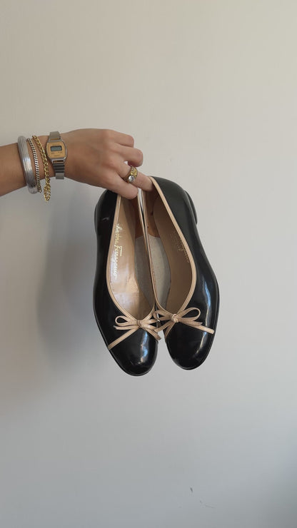 Ferragamo Black and Tan Flats 6.5