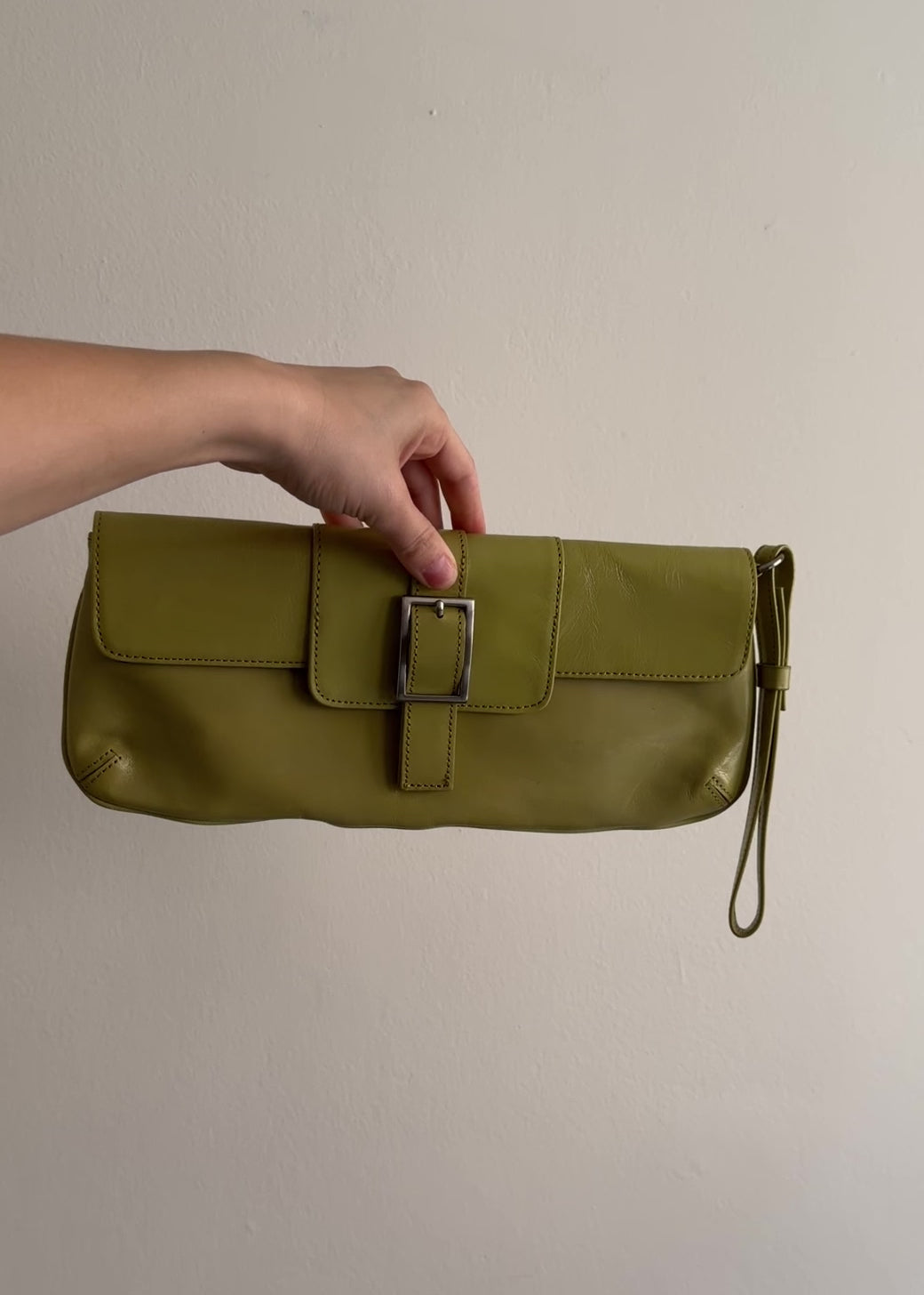 video of green clutch