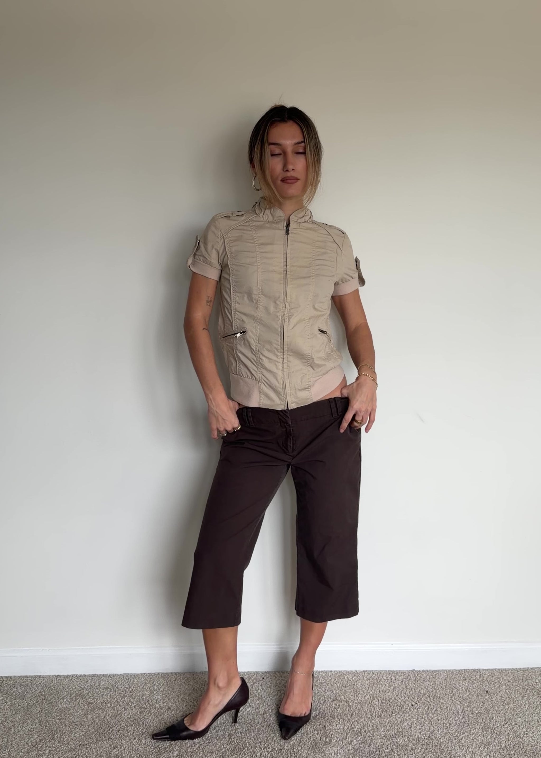 video of brown cropped capris