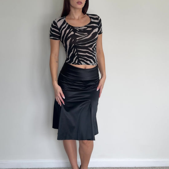 video of zebra top and just cavalli blak skirt 