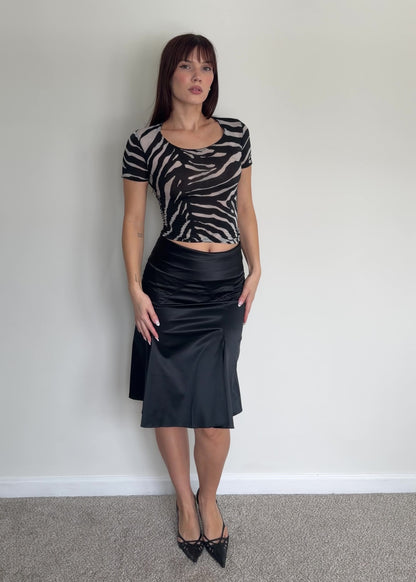 video of zebra top and just cavalli blak skirt 