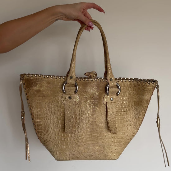 video of cream tote bag